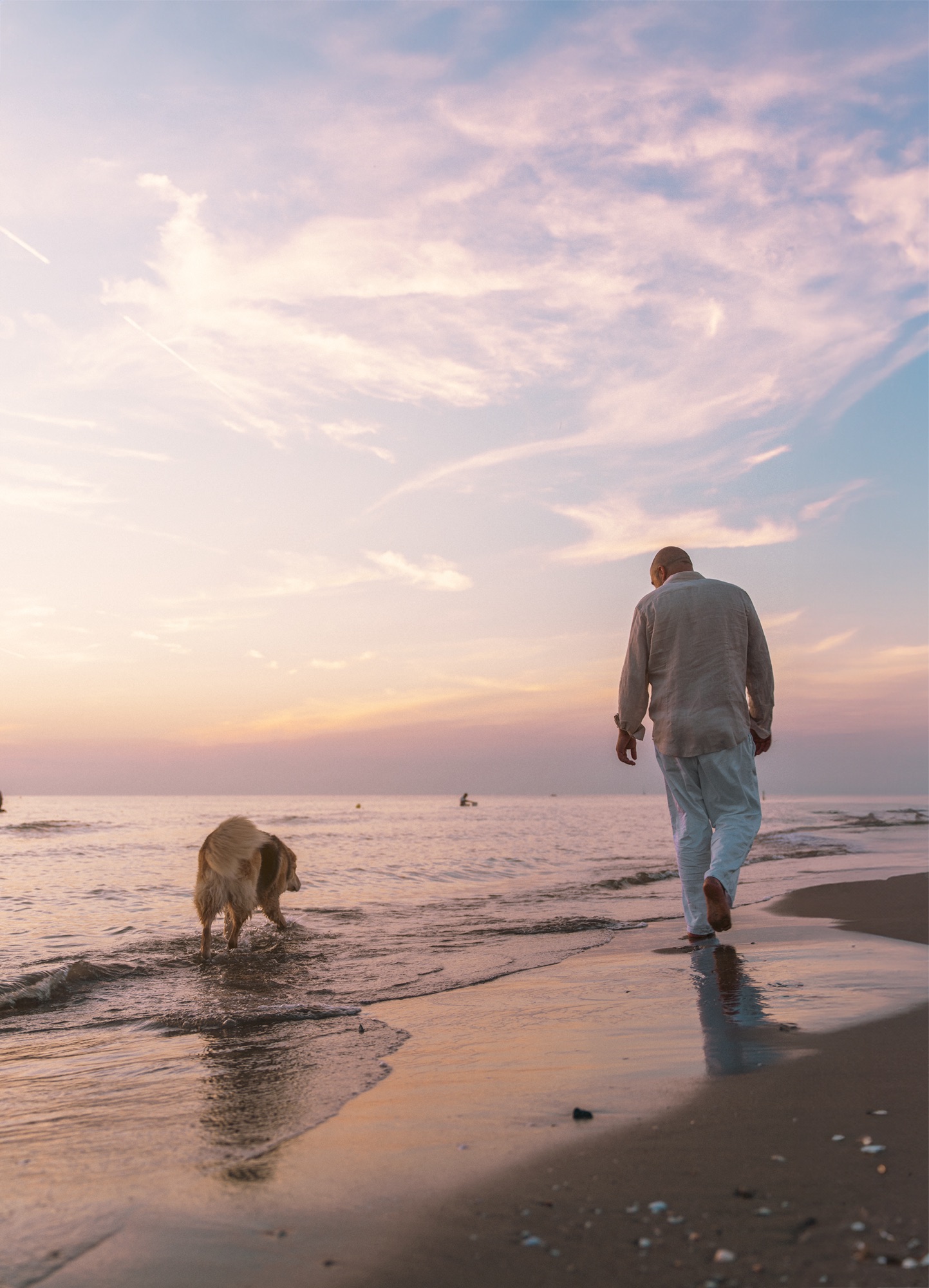 Couple shooting tirrenia beach cane dog spiaggia photography sunset colors pink orange
