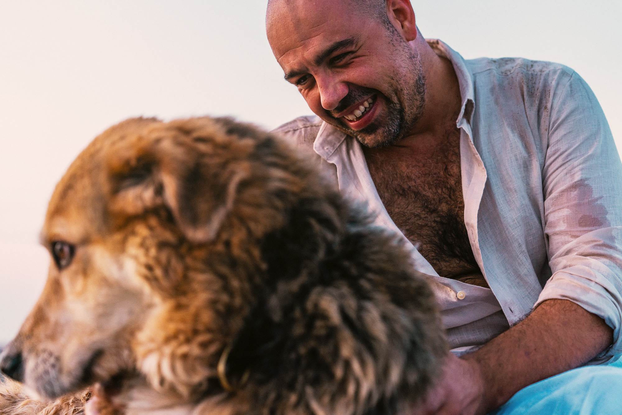 Couple shooting tirrenia beach cane dog spiaggia photography sunset colors pink orange