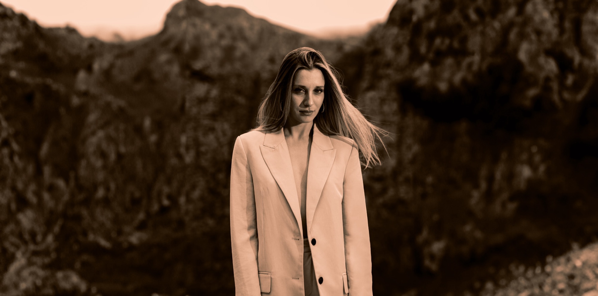 Model Forte dei Marmi Quarries, shooting, yellow, sepia, marble, cave, rocks, mountains, alpi apuane.