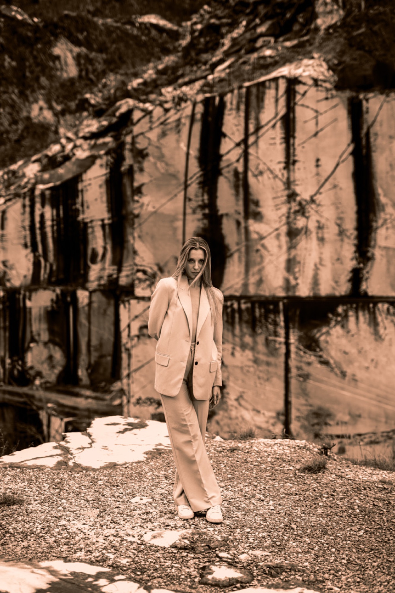 Model Forte dei Marmi Quarries, shooting, yellow, sepia, marble, cave, rocks, mountains, alpi apuane.