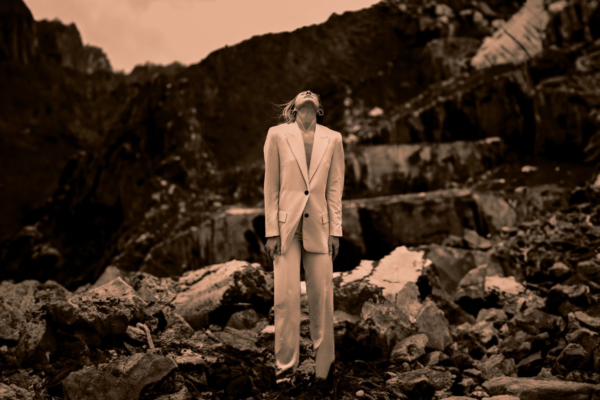 Model Forte dei Marmi Quarries, shooting, yellow, sepia, marble, cave, rocks, mountains, alpi apuane.