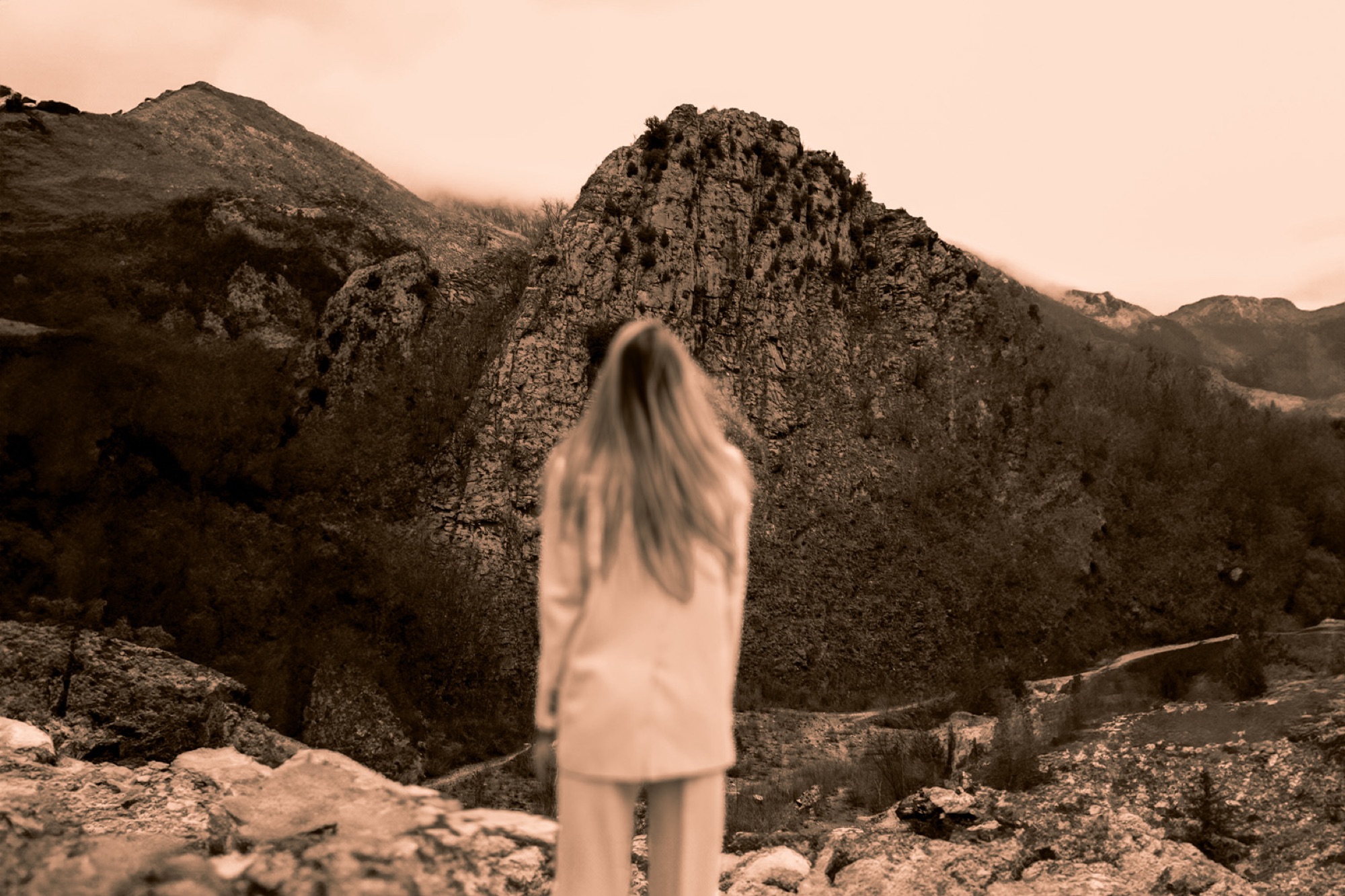 Model Forte dei Marmi Quarries, shooting, yellow, sepia, marble, cave, rocks, mountains, alpi apuane.