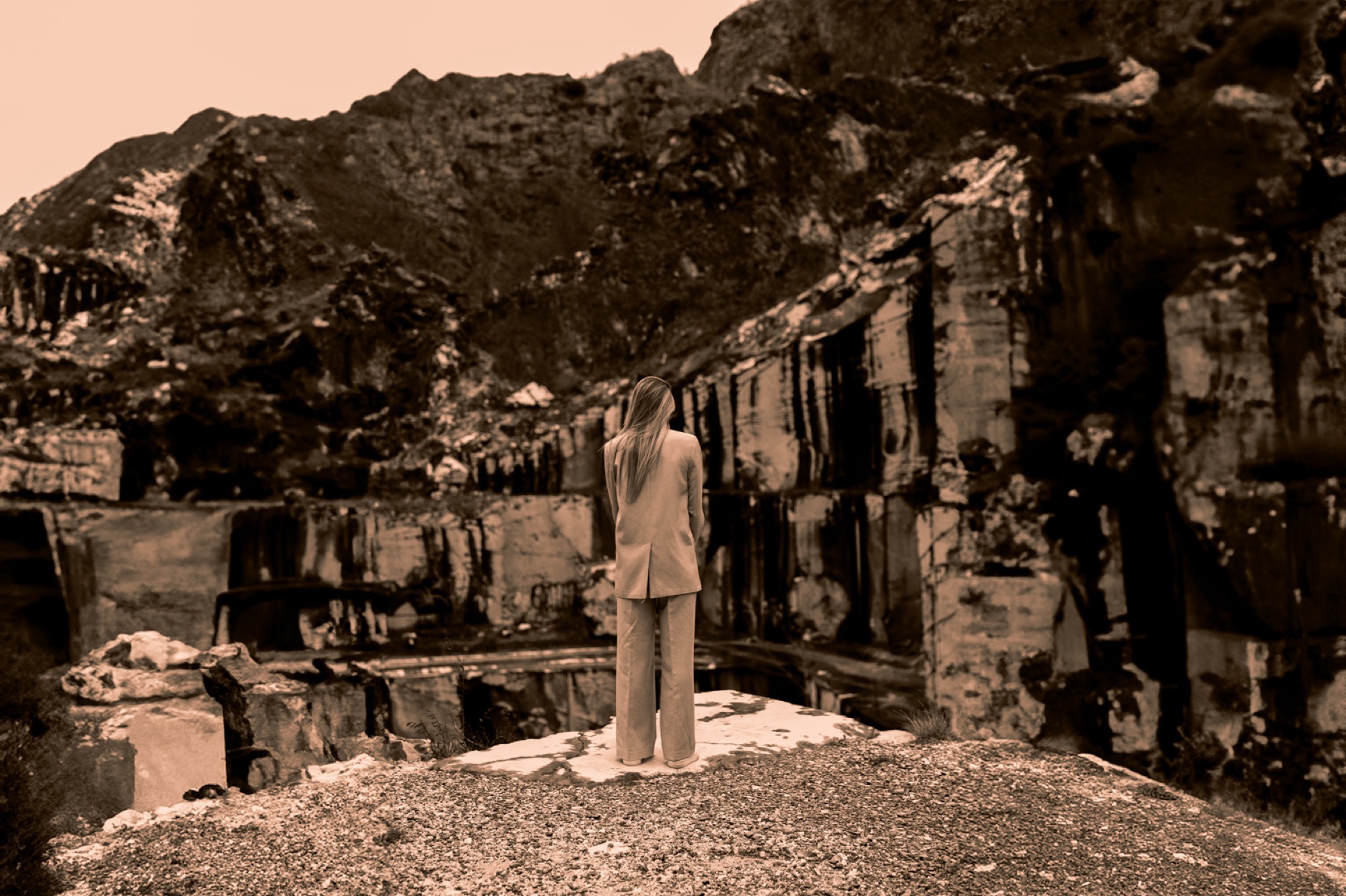 Model Forte dei Marmi Quarries, shooting, yellow, sepia, marble, cave, rocks, mountains, alpi apuane.
